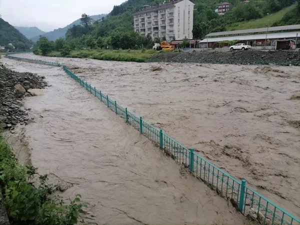 hava-durumu-meteoroloji-ve-afad-pes-pese-uyardi-o-iller-icin-saat-verdiler-1686034184885.jpg HAVA DURUMU | Meteoroloji ve AFAD'dan kritik uyarı! İki ilde okullar tatil edildi-8