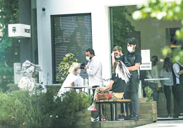 Kovid-19 kısıtlamaları sonrası vatandaşlar 'maske takın' uyarısına aldırmadı!-8