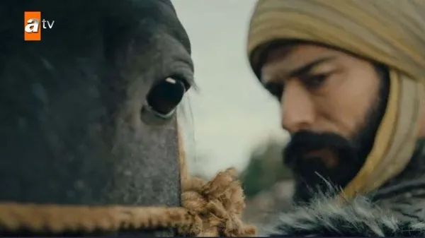 osman-gazi-turgut-alp-icin-harekete-gecti-kurulus-osman-67-bolum-fragmani-nefes-kesti-turk-asla-esir-olmaz-1634160602626.jpg Osman Gazi, Turgut Alp için harekete geçti! Kuruluş Osman 67. bölüm fragmanı nefes kesti: Türk asla esir olmaz!-7