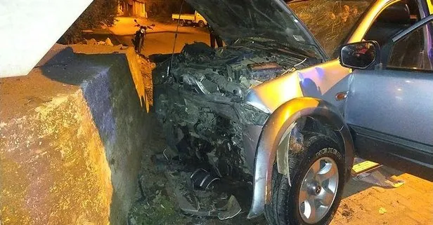 Bursa İznik’te virajı alamayan araç duvara çarptı: 5 kişi yaralandı...