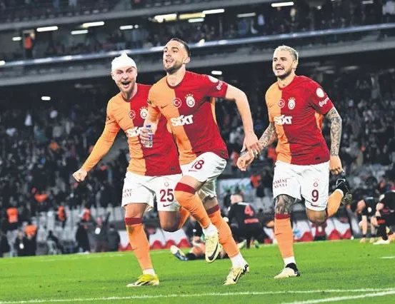 Aslan uzaktan avlıyor