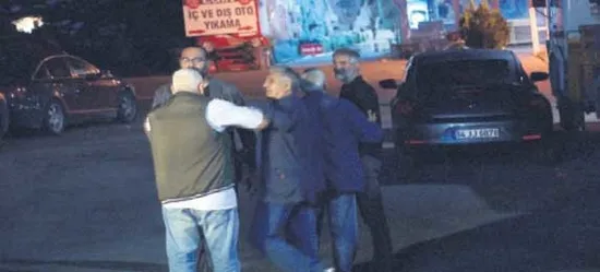 Kıvanç Tatlıtuğ'un ağabeyi Cem Tatlıtuğ 10 lira isteyen valeyle kapıştı! - 2