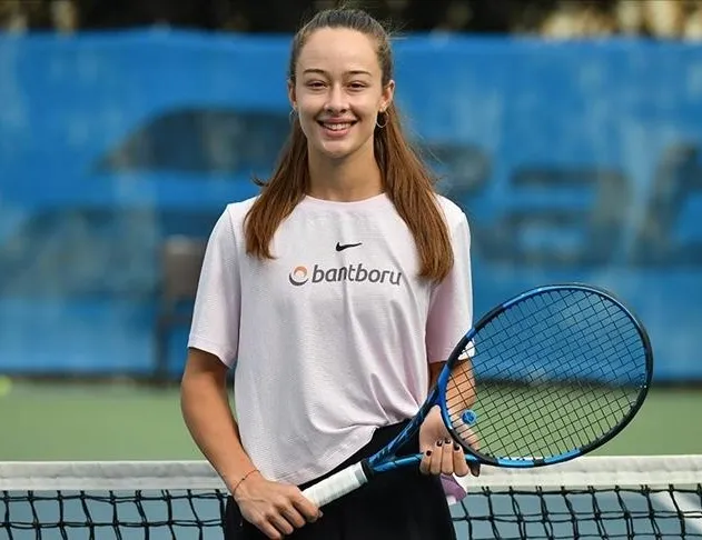 Zeynep Sönmez ana tabloda