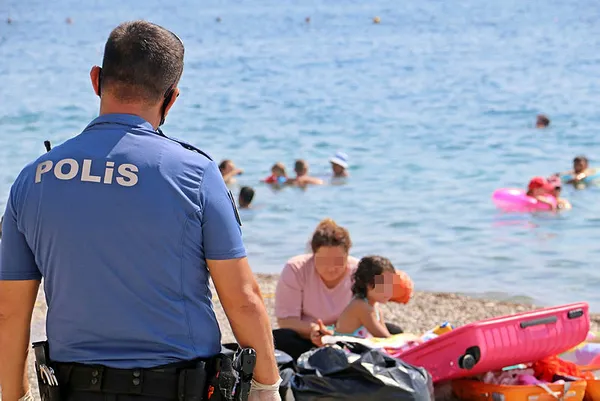 1600165461879.jpg Antalya'da sahilde 'Ölmek istemiyorum' diye ağlayan kadın koronavirüslü çıktı - 3