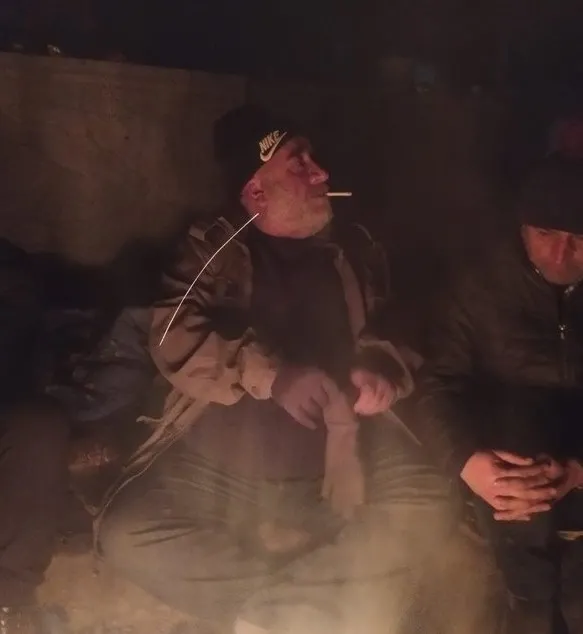 enkazdan-agzindan-sigara-ile-cikarilmisti-1676437383470.jpg Enkazdan ağzından sigara ile çıkarılmıştı! Soner amca ilk kez konuştu: Hatice'mi bırakmak istemedim-6