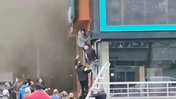 SON DAKİKA! İstanbul'da korkutan yangın! Son anda böyle kurtarıldı-5