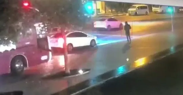 Beyoğlu'nda ışıklarda kanlı pusu! Silahı çıkartıp defalarca ateş etti