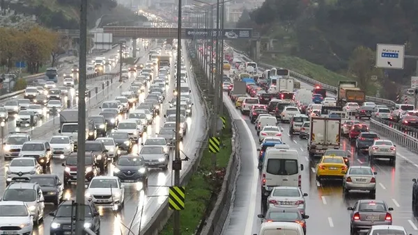 trafige-cikacaklar-aman-dikkat-istanbul-kilitlendi-yogunluk-74-istanbul-trafik-yogunlugu-1616164958129.jpeg Trafiğe çıkacaklar aman dikkat! İstanbul kilitlendi: Yoğunluk %74 | İstanbul trafik yoğunluğu-3