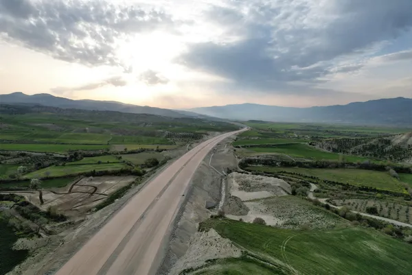 son-dakika-aydin-denizli-otoyolunun-2023te-bitirilmesi-hedefleniyor-1654170039873.jpg SON DAKİKA: Aydın-Denizli Otoyolu'nun 2023'te bitirilmesi hedefleniyor-7