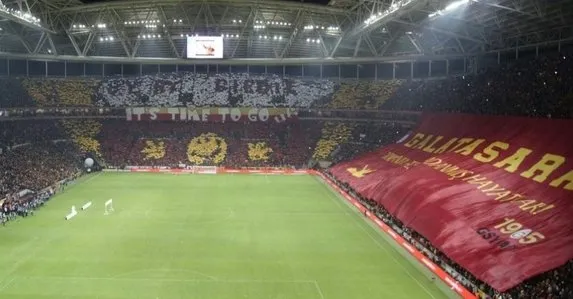 Galatasaray'dan 3 boyutlu koreografi şöleni-1