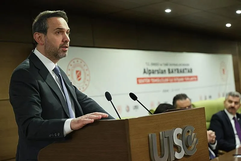 Karadeniz'de yeni sondaj kuyusu! Bakan Bayraktar açıkladı: Göktepe-1 adını verdiğimiz yeni bir kuyu kazmaya başladık-2