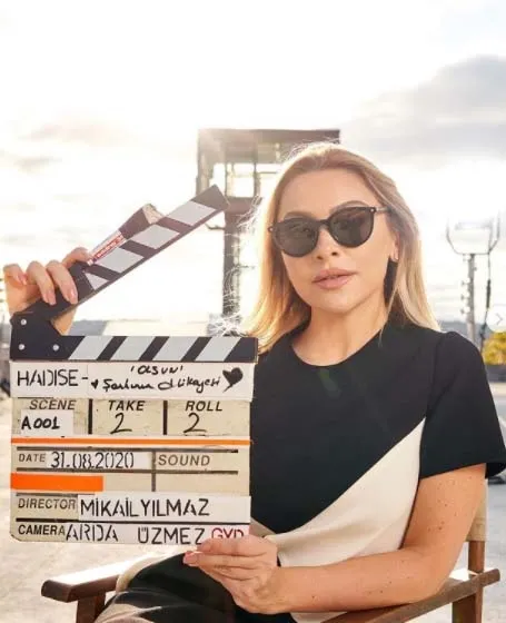 gelinim-mutfaktaya-hadise-soku-songul-karlidan-sonra-o-unlu-isim-programi-sunacak-heyecan-yaratan-iddia-1635157142510.jpg Songül Karlı'dan sonra fenomen programda Hadise rüzgarı esecek! Gelinim Mutfakta'ya Hadise şoku! Heyecan yaratan iddia-4