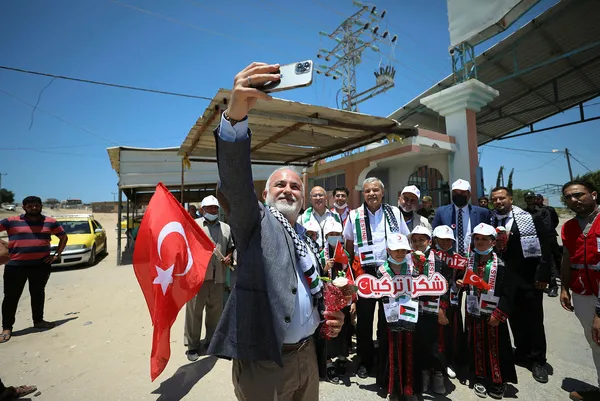 turk-kizilay-genel-baskani-kerem-kinik-gazzede-lojistik-merkezinin-acilisina-katildi-en-buyugu-1624212218792.jpg Türk Kızılay Genel Başkanı Kerem Kınık, Gazze'de lojistik merkezinin açılışına katıldı: En büyüğü...-6