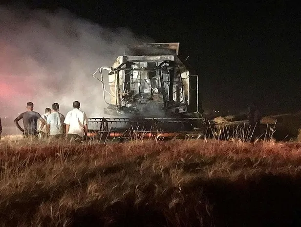 Aksaray'da önce biçerdöver sonra 150 dekarlık ekili buğday tarlası yanarak kül oldu-3