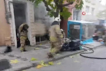 Beyoğlu'nda 3 katlı binada yangın