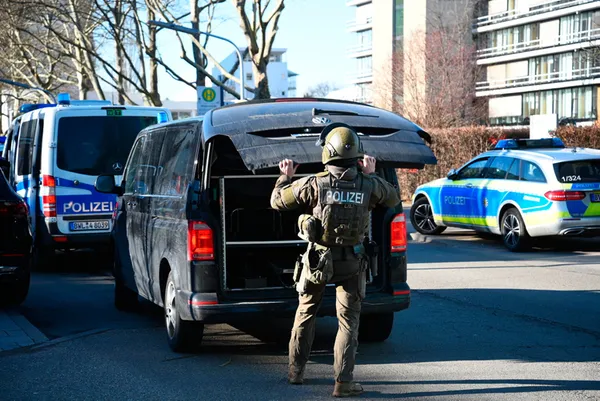 almanyada-universiteye-silahli-saldiri-saldirgan-intihar-etti-1643032537460.jpg