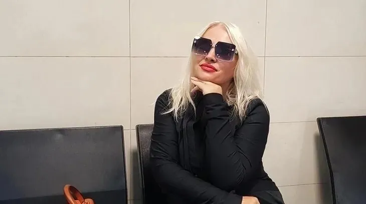 66lik-banu-alkana-9-kilo-verdiren-diyet-66-yasinda-42-beden-olma-sirri-2-ay-boyunca-otelde-1719761212813.jpeg 66 yaşında 42 beden olma sırrı! 66'lık Banu Alkan'a 9 kilo verdiren diyet! "2 ay boyunca otelde..."-4