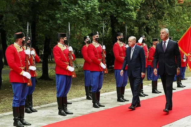 Son dakika! Başkan Erdoğan Karadağ'da: Dayanışmamızı daha da arttırdık