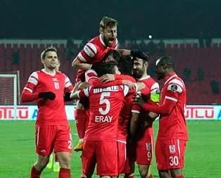 Balkes aşka geldi