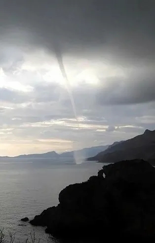 Akdeniz’de hortum böyle görüntülendi