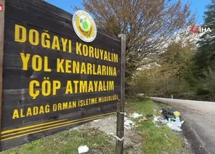 Çöp atmayın tabelasının dibini çöplüğe çevirdiler