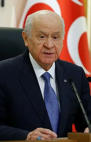 Kumpas arıyorsa aynaya baksın