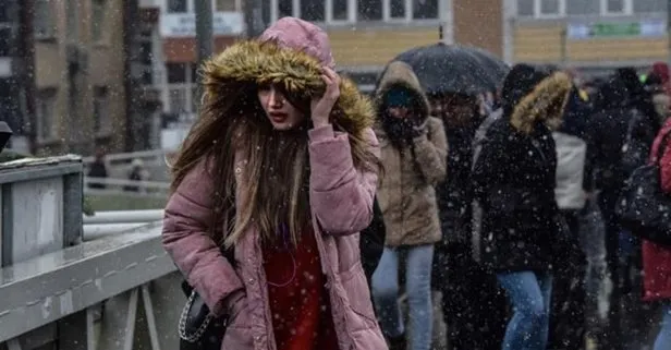 Son dakika:  İstanbul’da kar yağışı devam ediyor... Sıcaklık sıfır derece