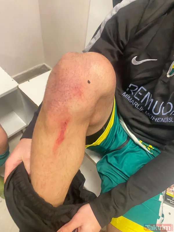 Amatör maçta taraftar sahaya daldı ortalık ringe döndü! Tekme tokat yumruk... O anlar kamerada - 15