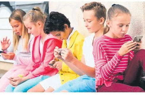 SOSYAL MEDYADA 15 YAŞ SINIRI