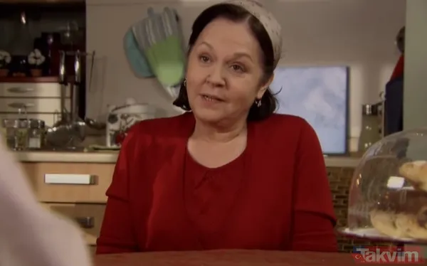 Aşk-ı Memnu'nun Şayeste'si Fatma Karanfil'e büyük vefasızlık! Cenaze törenindeki o detay kahretti! Gözler Beren Saat, Kıvanç Tatlıtuğ'u aradı ama... - 13