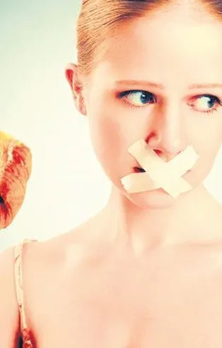 Akalazya hastalığı her yaşta gelişebiliyor! Yemeğe hasret bırakıyor