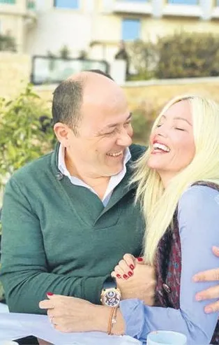 Sevgililer Günü'nü eşi Ersin Kayalar ile Monaco'da geçiren Siren Ertan Kayalar'ın yüzünde güller açtı