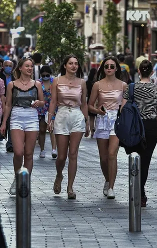 Yeni vaka sayısı düşmüyor! Uzmanlardan "salgında ikinci dalga" uyarısı