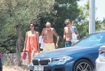 Tayanç Ayaydın eşi ve ailesiyle birlikte tatilini Bodrum'da geçiriyor!