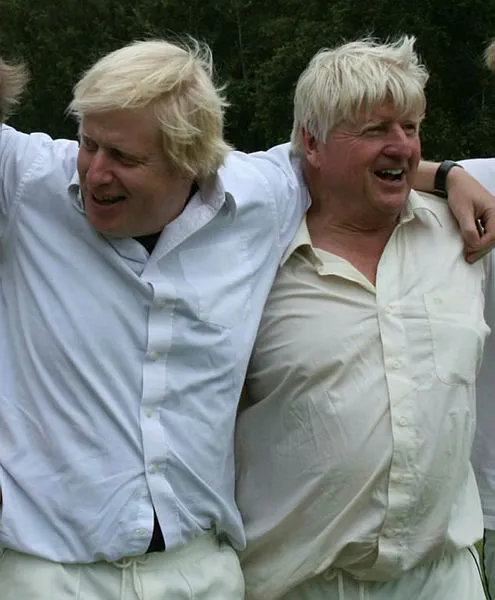ingiltere-basbakani-boris-johnsonin-babasi-stanley-johnson-brexitin-sona-ermesine-saatler-kala-fransiz-vatandasligina-basvurdu-1609429384768.jpg