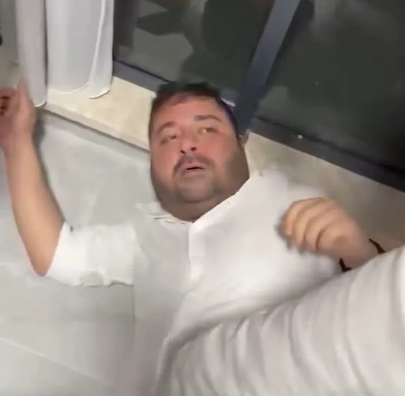 ahmet-baran-yazgan-sorusturmasinda-skandal-sozler-bir-posta-atacagim-1786697703957.jpeg CHP’li Ahmet Baran Yazgan’ın darbedildiği gecenin ifadeleri ortaya çıktı: “Bir posta atıp çıkacağım” iddiası-3