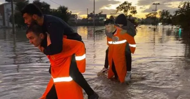 Manavgat'ı sel vurdu: Mahsur kalan 236 kişi kurtarıldı