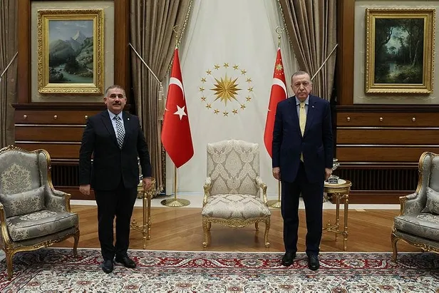 son-dakika-baskan-erdogan-cumhurbaskanligi-kulliyesinde-rektorleri-kabul-etti-1612454001117.jpeg Son dakika: Başkan Erdoğan, Cumhurbaşkanlığı Külliyesi'nde rektörleri kabul etti-4