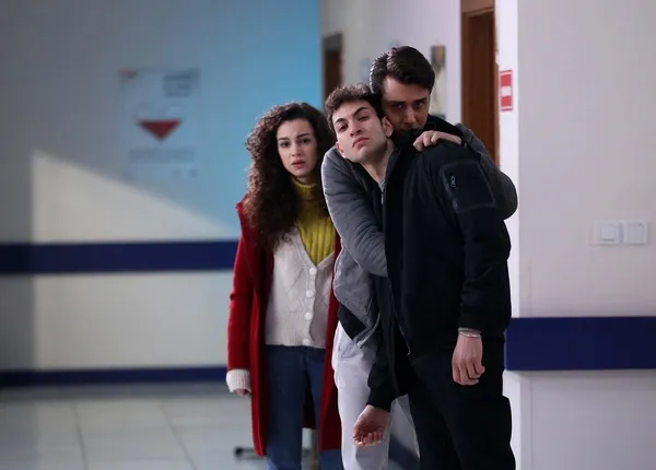 kardeslerim-75-bolum-fragmani-yayinlandi-omeri-nufusuma-alacagim-1673460079874.jpg Kardeşlerim 75. bölüm fragmanı yayınlandı: “Ömer’i nüfusuma alacağım”-2