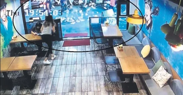 Erzincan’da kafeden sokağa para yağdı