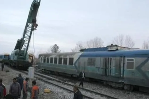İran’da yolcu treni raydan çıktı: 17 ölü, 50 yaralı