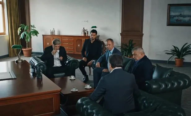 edho-cukurdan-ayrilan-isim-icin-dev-hamleyi-yapti-savasi-baslatmak-icin-donduk-ancak-1613734132151.jpg EDHO Çukur'dan ayrılan isim için dev hamleyi yaptı! Savaşı başlatmak için döndü ancak...-9