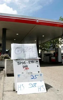 Fransa'da grev kaosu