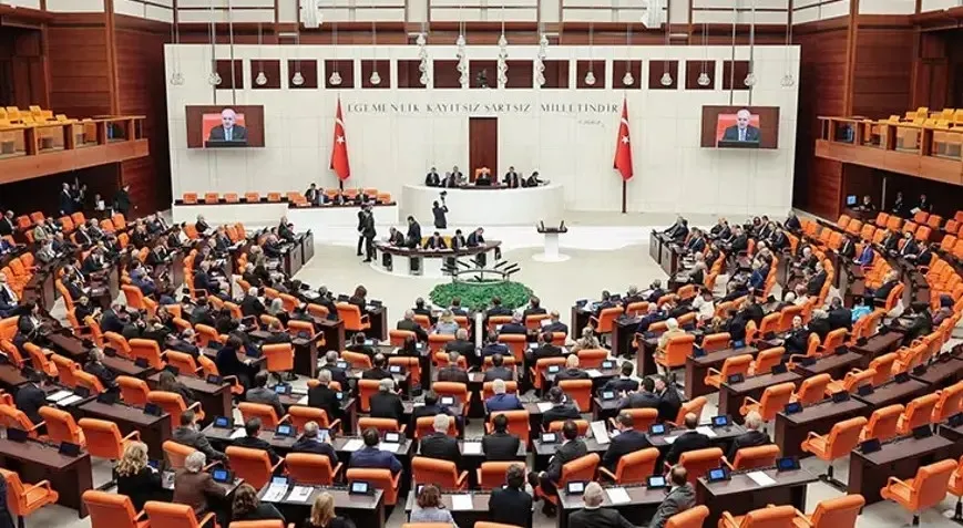ak-parti-mecliste-toplandi-gundem-cerceve-yasa-kanun-teklifi-1785919660502.jpeg Çerçeve Yasa Kanun Teklifi Meclis'e geliyor! 12 maddede tüm detaylar Takvim'de: Silah bırakmada tespit ve teyit MGK'da-2