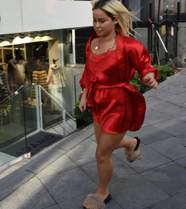 Kosovalı Lady Gaga'sı canlı canlı tabuta girdi, panik atak geçirdi! Asya Gashi'nin korku dolu anları...-3