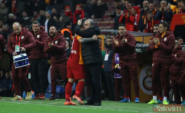 Muslera kalesinde devleşti! Sosyal medyada yer yerinden oynadı... - 19