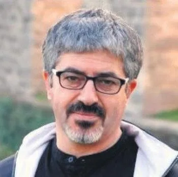 fetonun-prensi-mehmet-gundem-yunanistana-kacmak-isterken-kodesi-boyladi-1659506976001.jpeg FETÖ'nün prensi Mehmet Gündem Yunanistan'a kaçmak isterken kodesi boyladı-2