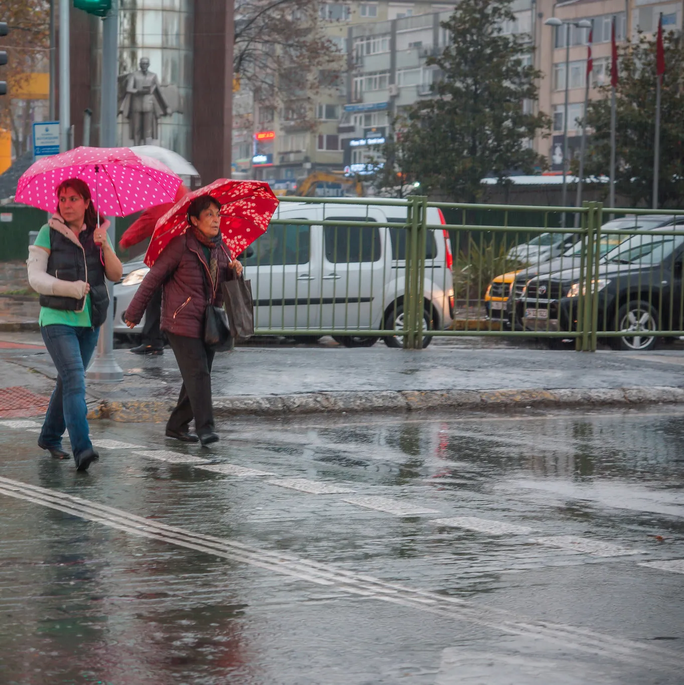 Meteoroloji’den çifte alarm: Toz taşınımı ve gök gürültülü sağanak kapıda