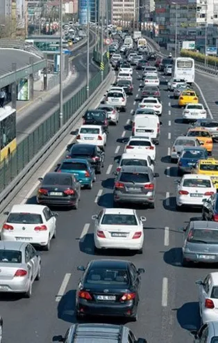 Trafik cezalarını artıran değişiklikler Resmi Gazete'de yayımlandı