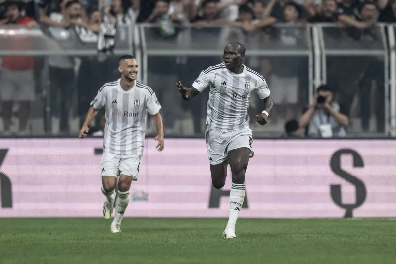 Beşiktaş Dinamo Kiev'i eledi ve gruplara kaldı! - 10